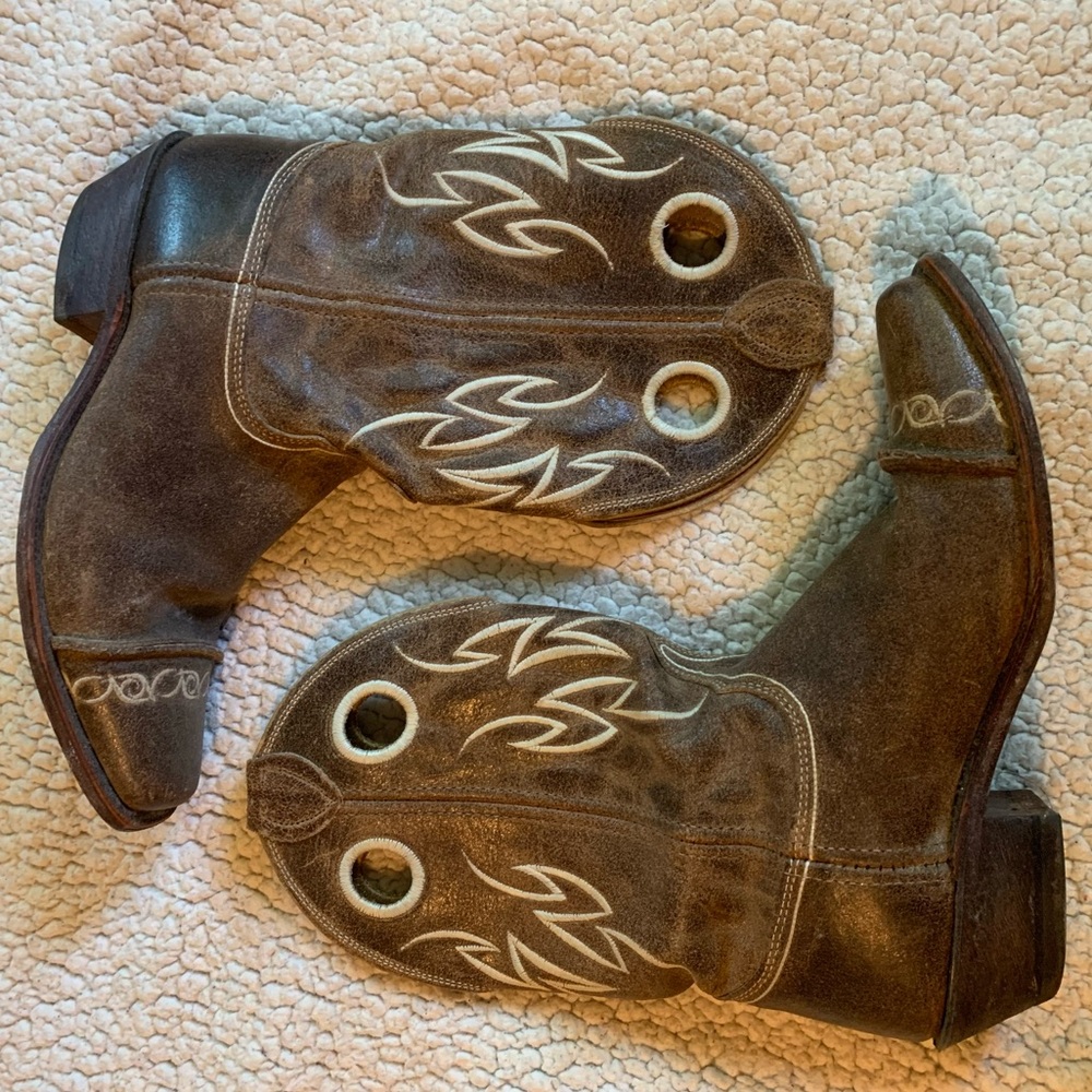 Justin Cowgirl Boots 🐮